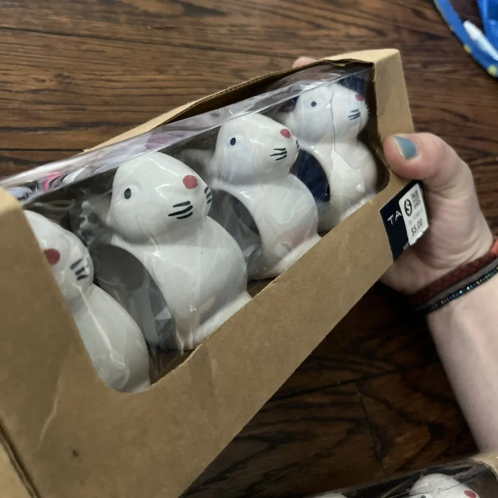 Tahari Set Of 8 Napkin Rings Ceramic Easter Bunnies Spring Rabbits 3